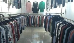 現(xiàn)應季秋冬裝大量上市入庫,高中低檔次 -北京順義服裝服飾